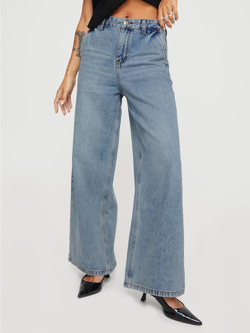 Princess Polly. High-Rise Wide Leg Jeans, 6, W27, Light Blue Wash Denim